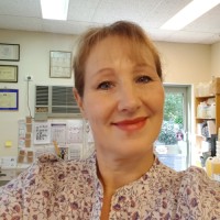 Renascent Bath Body Employee Lesley Mitchell's profile photo
