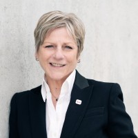 Lyn Hart Email