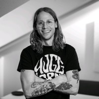 Erik Zidén Email