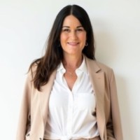 Amy Holland Email & Phone Number