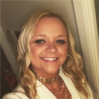 Signature Flight Support Employee Tracy Dover's profile photo