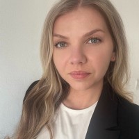 Anna Deák Email