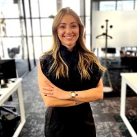 Prana Comex Employee Karine Lopes's profile photo