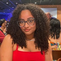 Pineapples Employee Izadora Victorino's profile photo