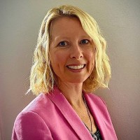 Udemy Employee Esther Friend's profile photo