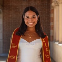 YSE Beauty Employee Dana Diniz's profile photo