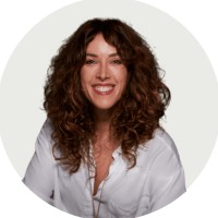 6 degrees Employee Lorena Pineda's profile photo