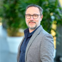 Peter Damen Email