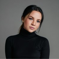 Newfront Insurance Employee Linsey Piotrowski's profile photo