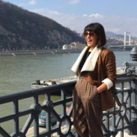 BY TERRY Employee Erin Taylor's profile photo