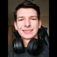 Dominik Wołos Email