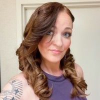 Leigh Broyles Email & Phone Number