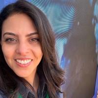 Isis de Almeida Paiva Email