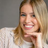 Olivia Saunders Email & Phone Number