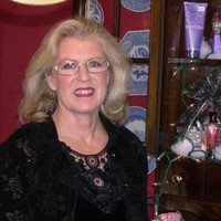 William-Sonoma Employee Lynn Provencher's profile photo