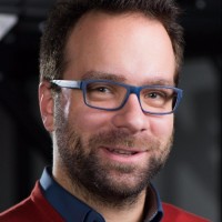 Tom Vierjahn Email