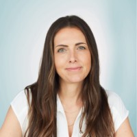 Ariana Holt Email