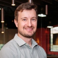 E-mail e número de telefone de Flávio Alcântara