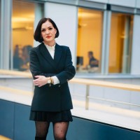 Staša Tkalec Email