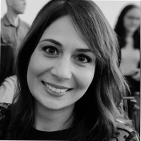 Gabriela de Lima Leone Email