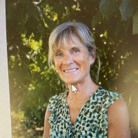 Tina Economou Email & Phone Number