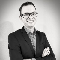 Steven Grüner Email