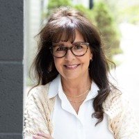 Shalls Design Studio Employee Suzy Essbach's profile photo