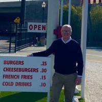 In-N-Out Burger Employee John Jennings's profile photo