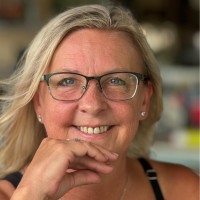 MoneyShow Employee Debbie Osborne's profile photo