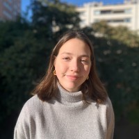 Júlia Solé Email