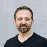 E-mail e número de telefone de Michael Moshiri