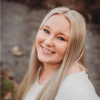 Michaela Schneider Email