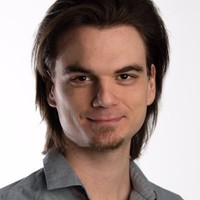Viktor Holló Email
