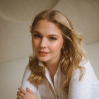 Eglė Lapinskė Email