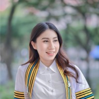 Nichanin Into's profile photo
