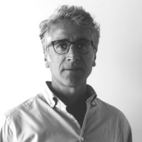 Roberto de Castro Email & Phone Number