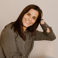 Claudia Moreira Email & Phone Number