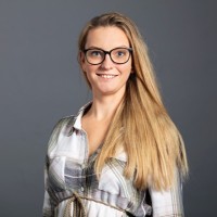 Pia Sümnick Email