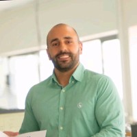 Daniel Caparrós Hernández Email