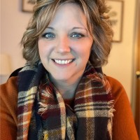 Amanda Queen Email & Phone Number