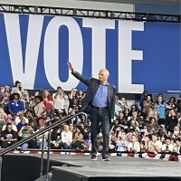 Covington & Burling LLP Employee Eric Holder's profile photo