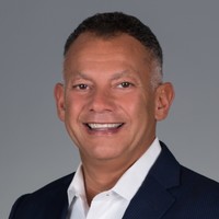 E-mail e número de telefone de Peter Ortiz