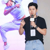 深深 张 Email