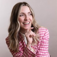 Inside Studios Employee Jennifer Vajdik's profile photo