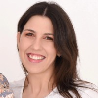 ID Store Employee Isabela Freitas's profile photo
