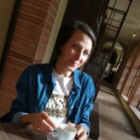 LOCACUISINES Employee Julie Vidal's profile photo