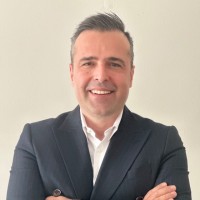 Umut Özcan Email