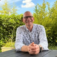 Vincent Bakker Email