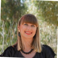 Victoria Alvarez Email