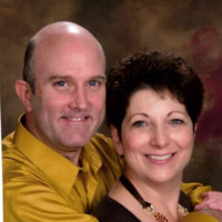 Email e telefono di James Deal